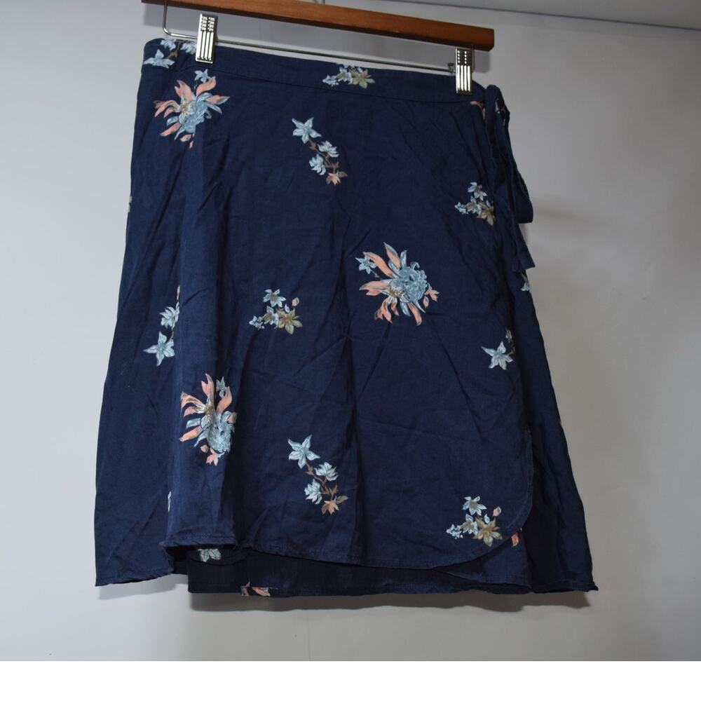 Patagonia Women's Small Navy Floral Wrap Skirt Side Tie